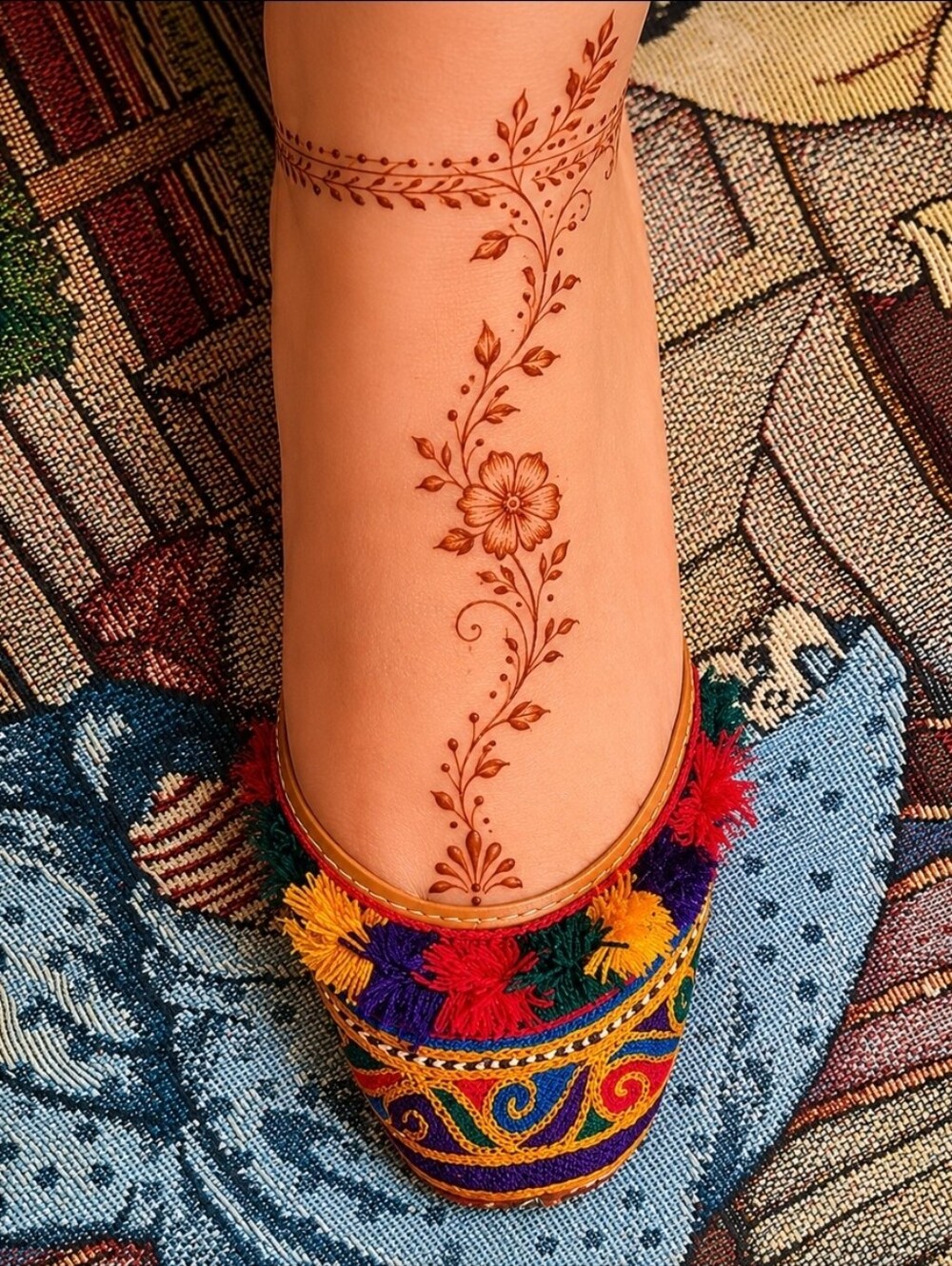 Pakistani Embroidered Khussa/Jutti Size 9 New With Minor Defect